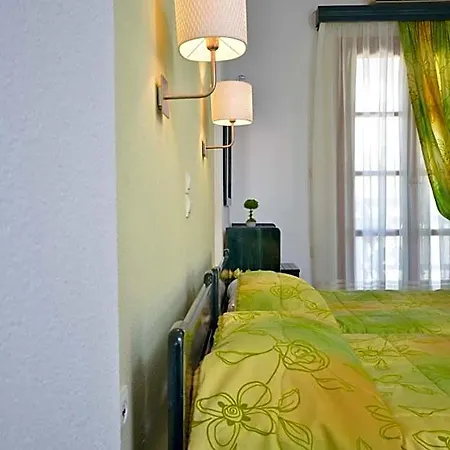 Dilino Hotell *